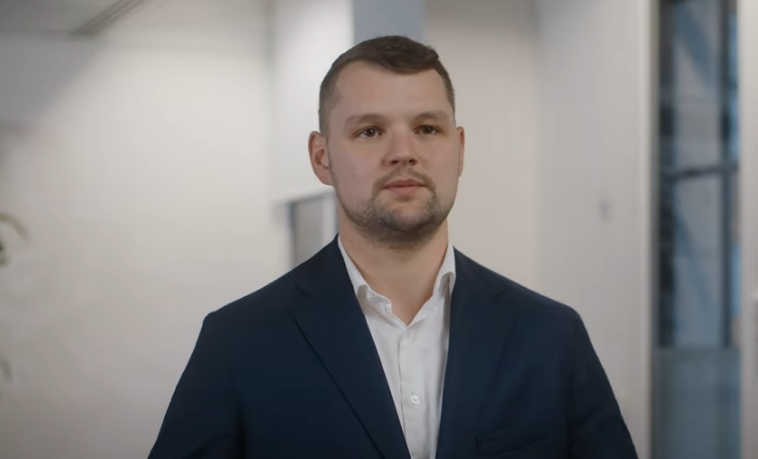 Meet Sviat Novik, Manager